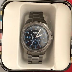 I’m selling an fossil watch